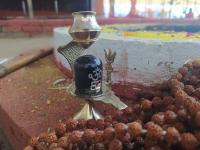 Шивалингам с сосудом