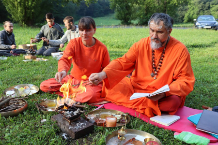 Участие в хоме он-лайн в Шива Према Сагар ашраме